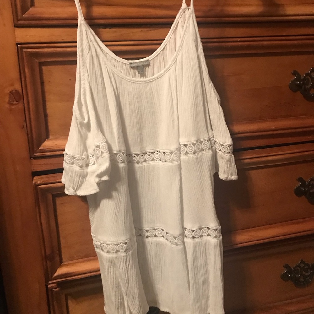 White cold shoulder top!